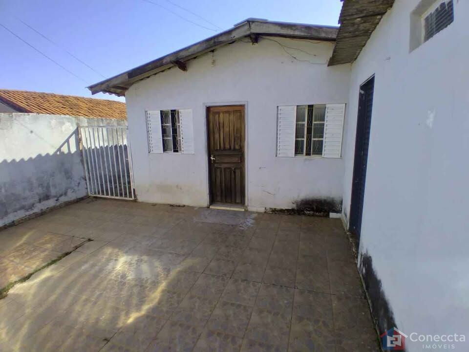Casa à venda com 3 quartos, 113m² - Foto 1