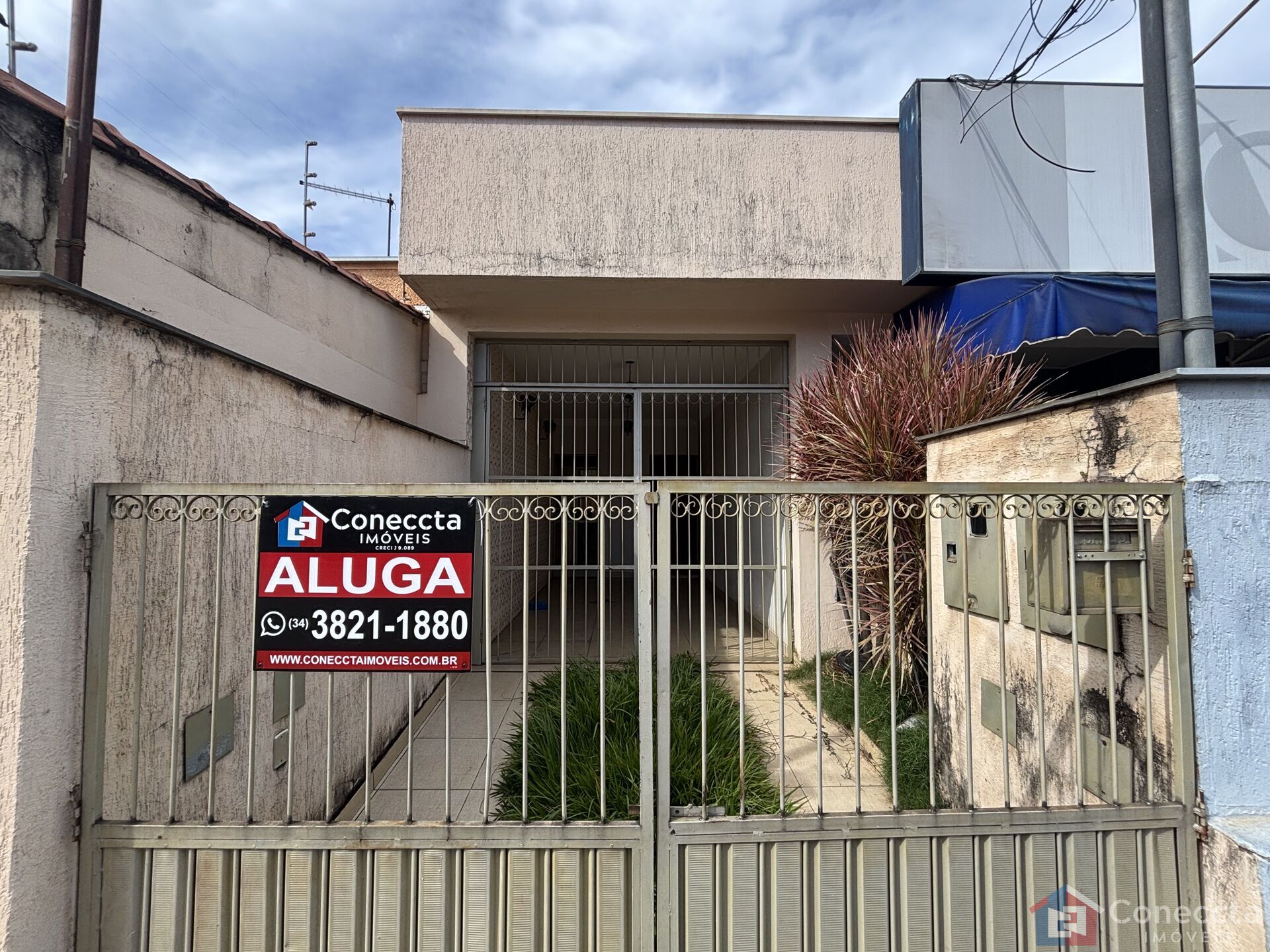 Casa Comercial para Locação no Centro de Patos de Minas – Ideal para Moradia ou Negócio
