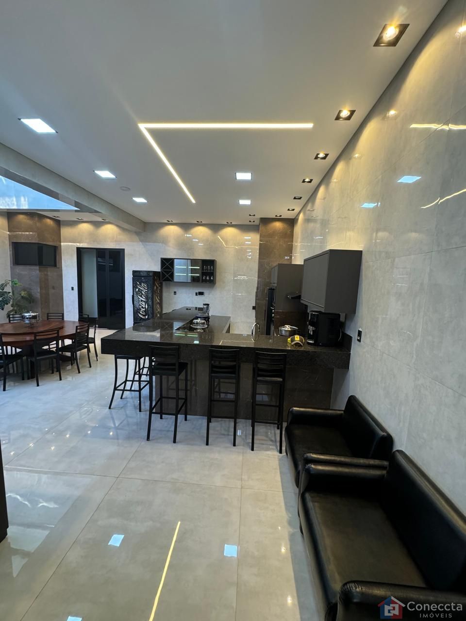 Casa, 4 quartos, 280 m² - Foto 1