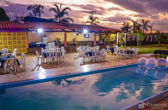 Chácara, 3 quartos, 1600 m² - Foto 1