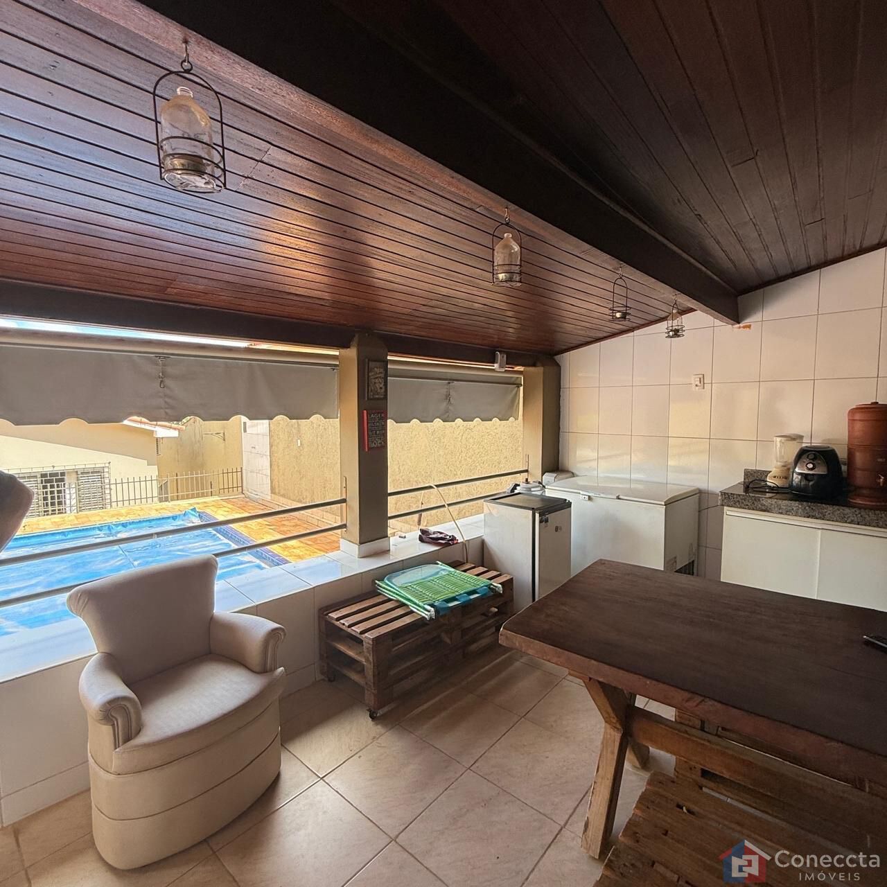 Casa, 4 quartos, 224 m² - Foto 1