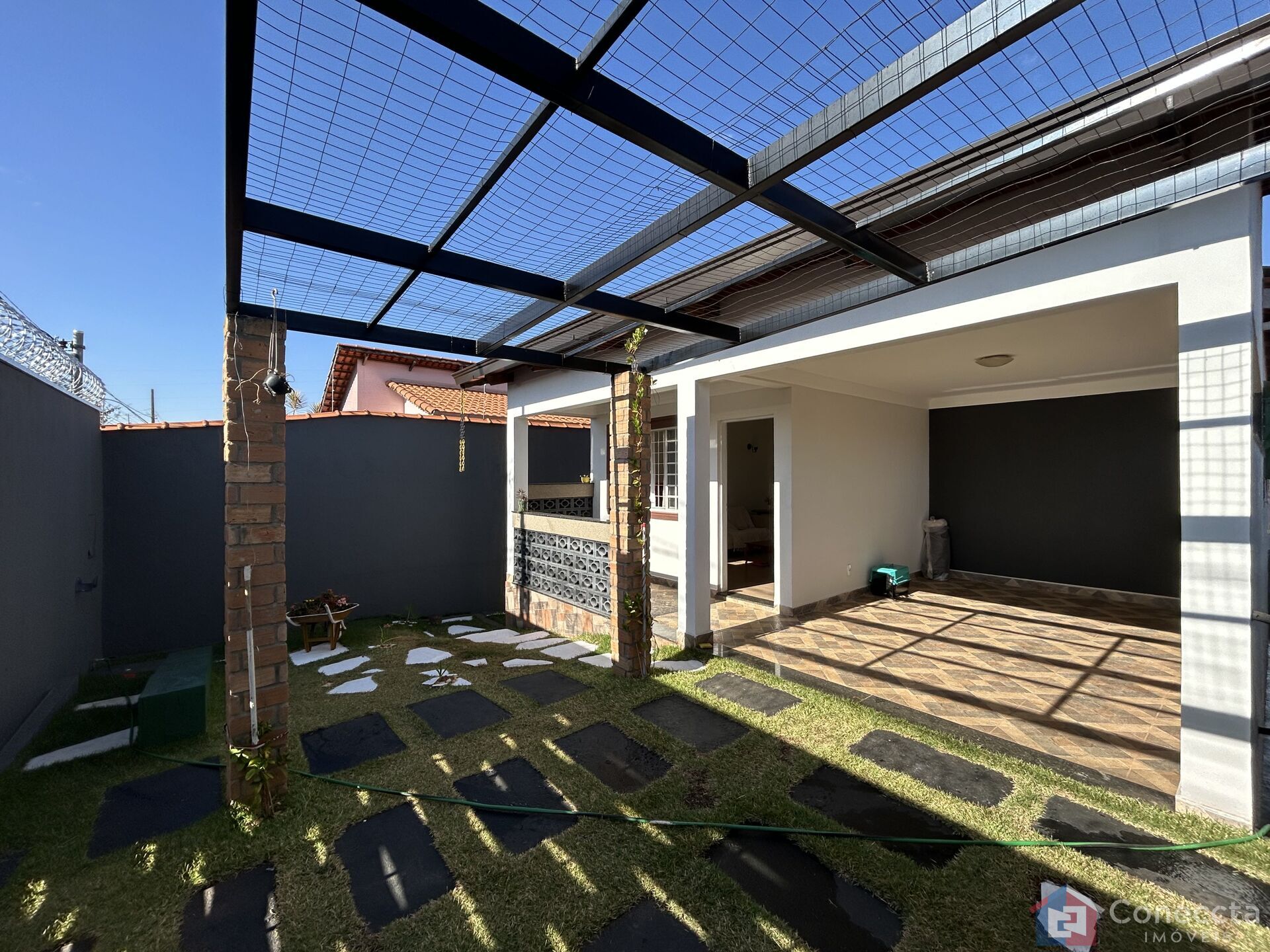 Casa à venda com 3 quartos, 222m² - Foto 4
