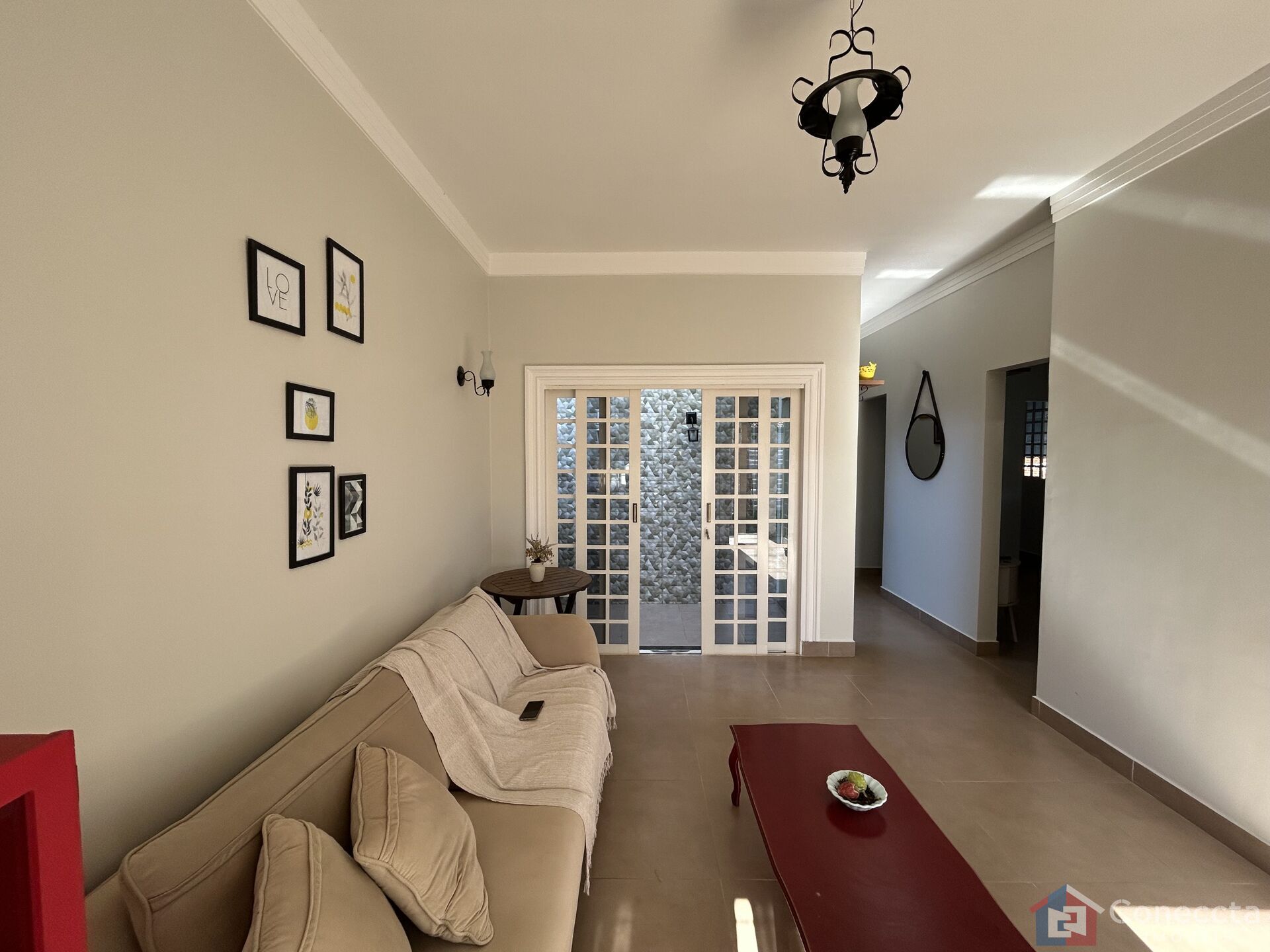 Casa à venda com 3 quartos, 222m² - Foto 2