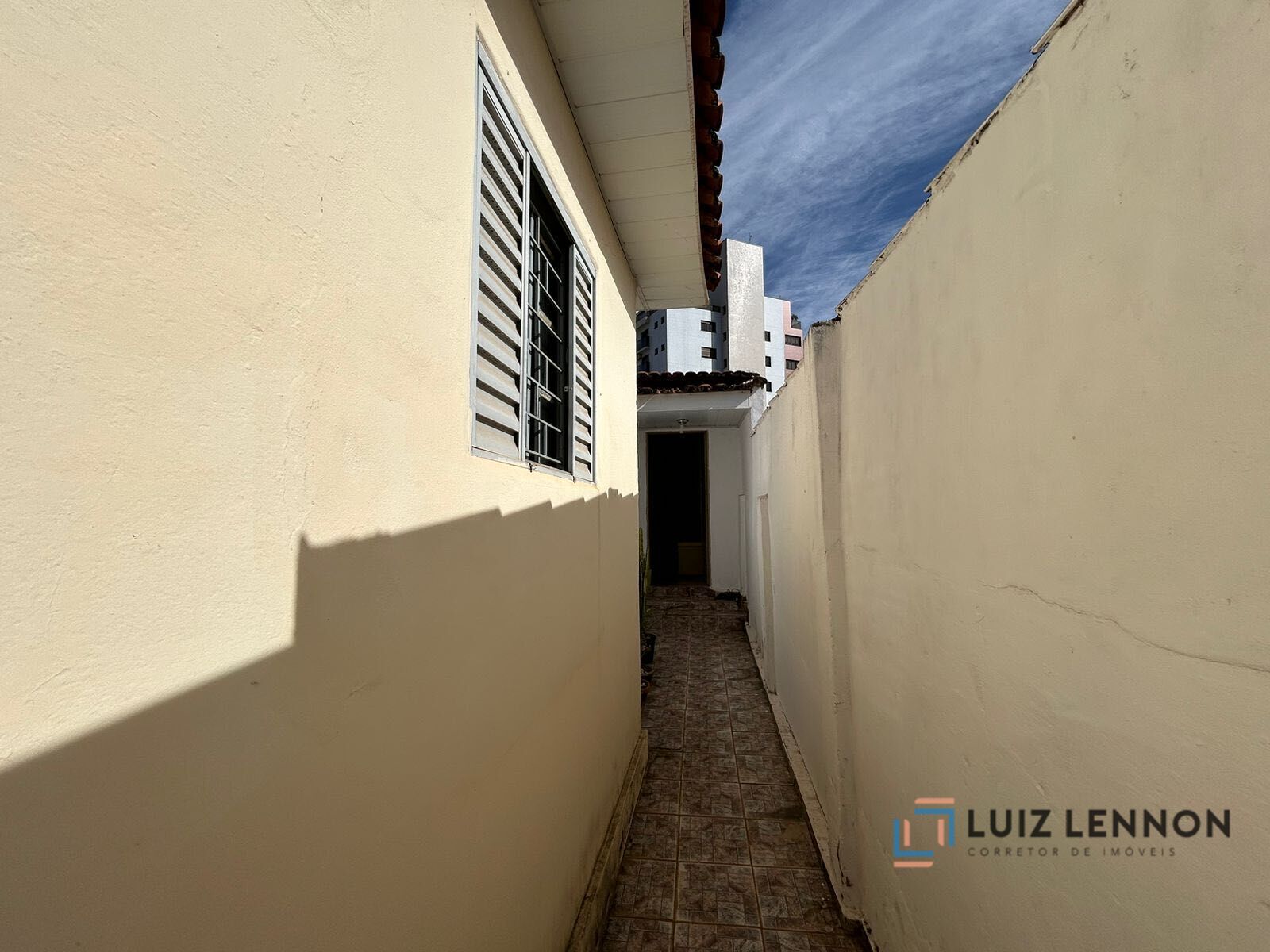 Casa à venda com 6 quartos, 245m² - Foto 17