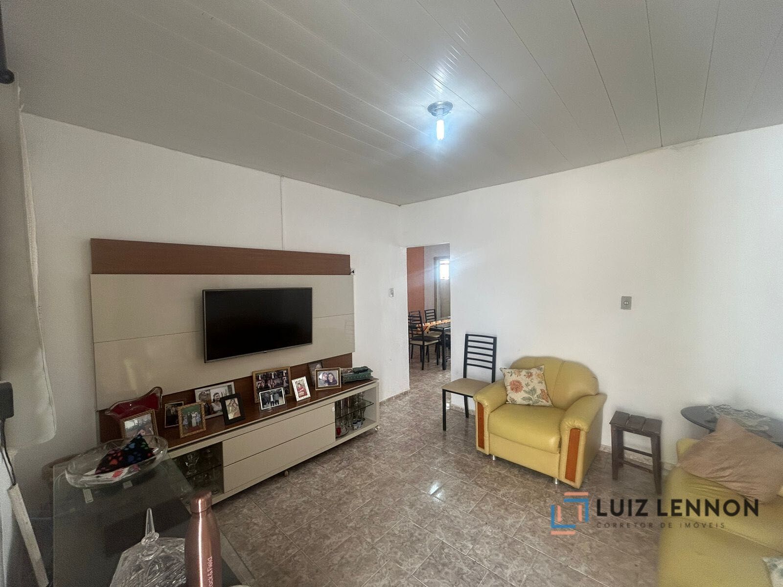 Casa à venda com 6 quartos, 245m² - Foto 1