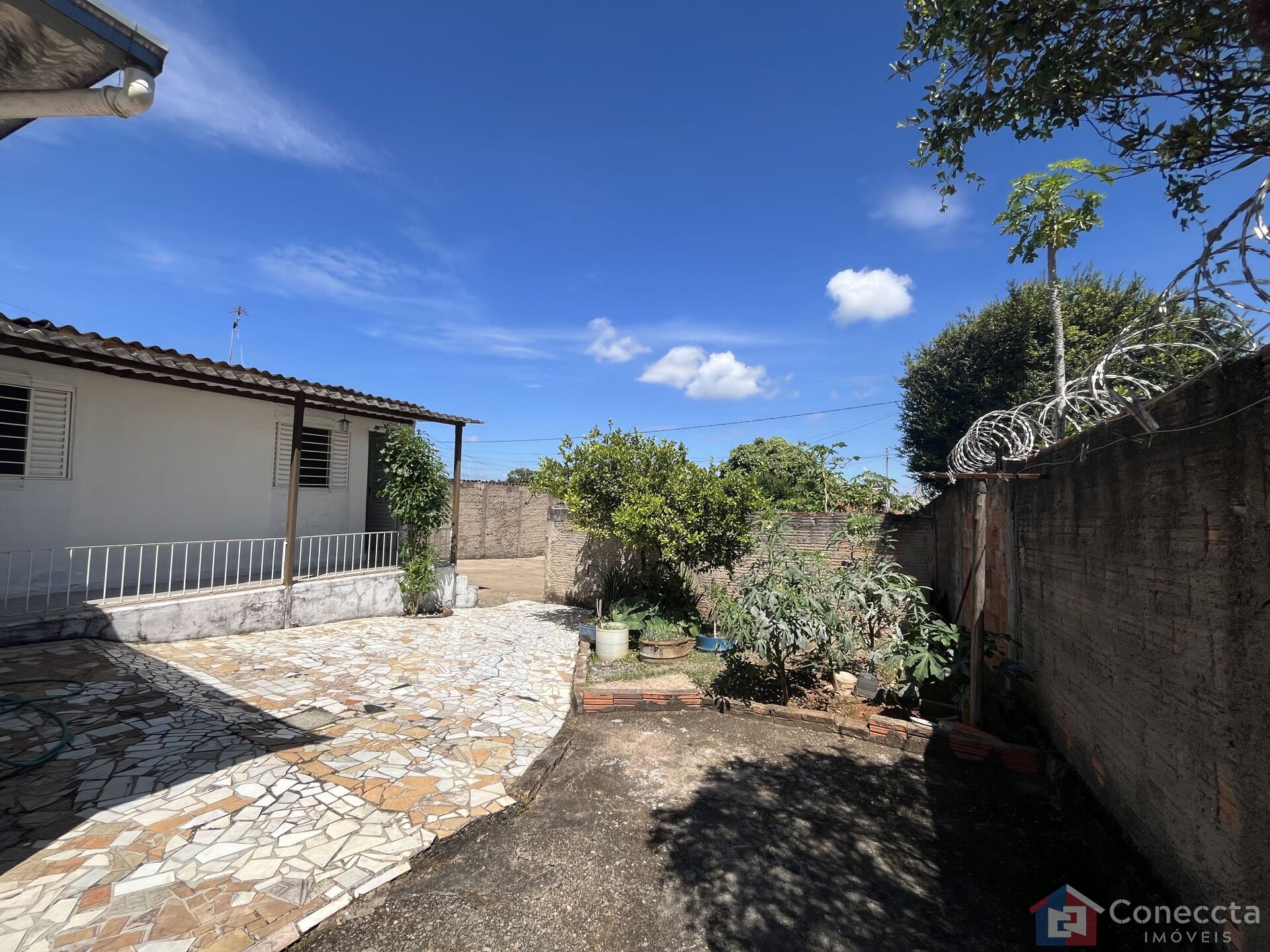 Casa à venda com 2 quartos, 167m² - Foto 2