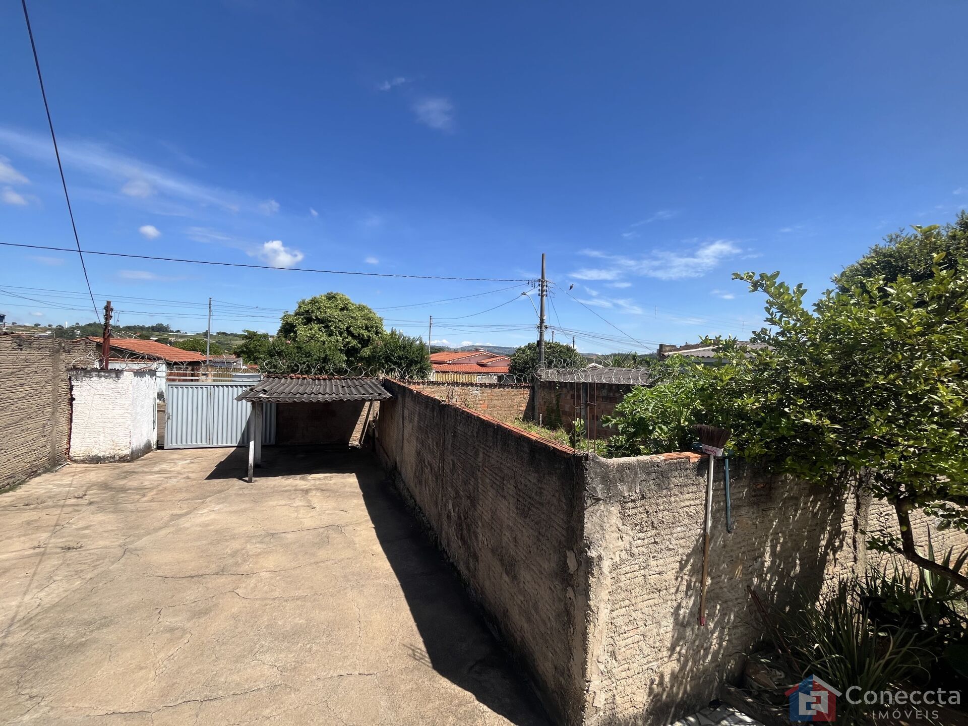 Casa à venda com 2 quartos, 167m² - Foto 1