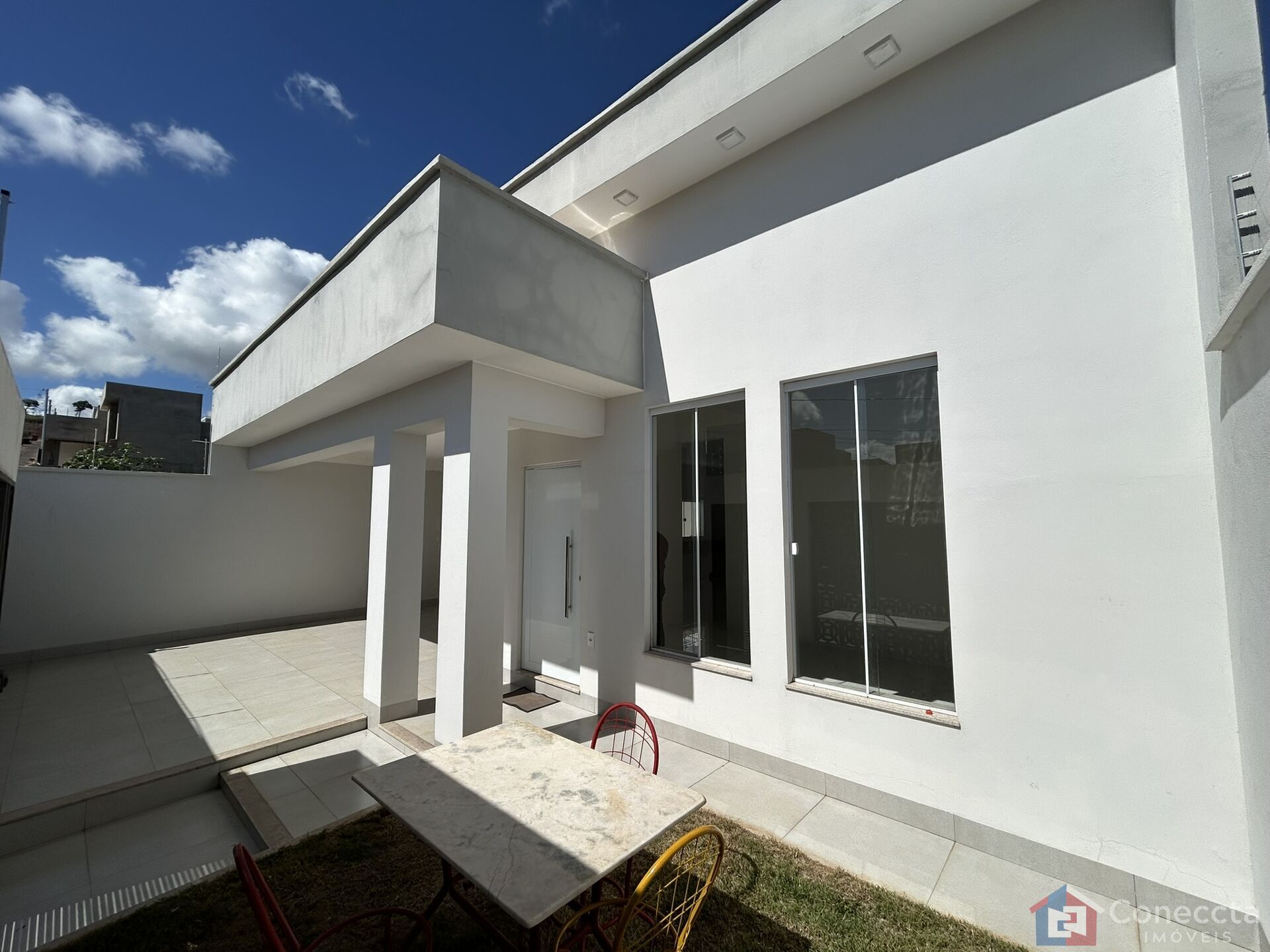Casa à venda com 3 quartos, 126m² - Foto 2