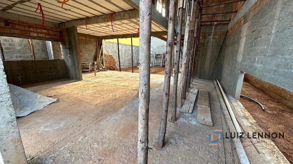 Casa à venda com 3 quartos, 250m² - Foto 3