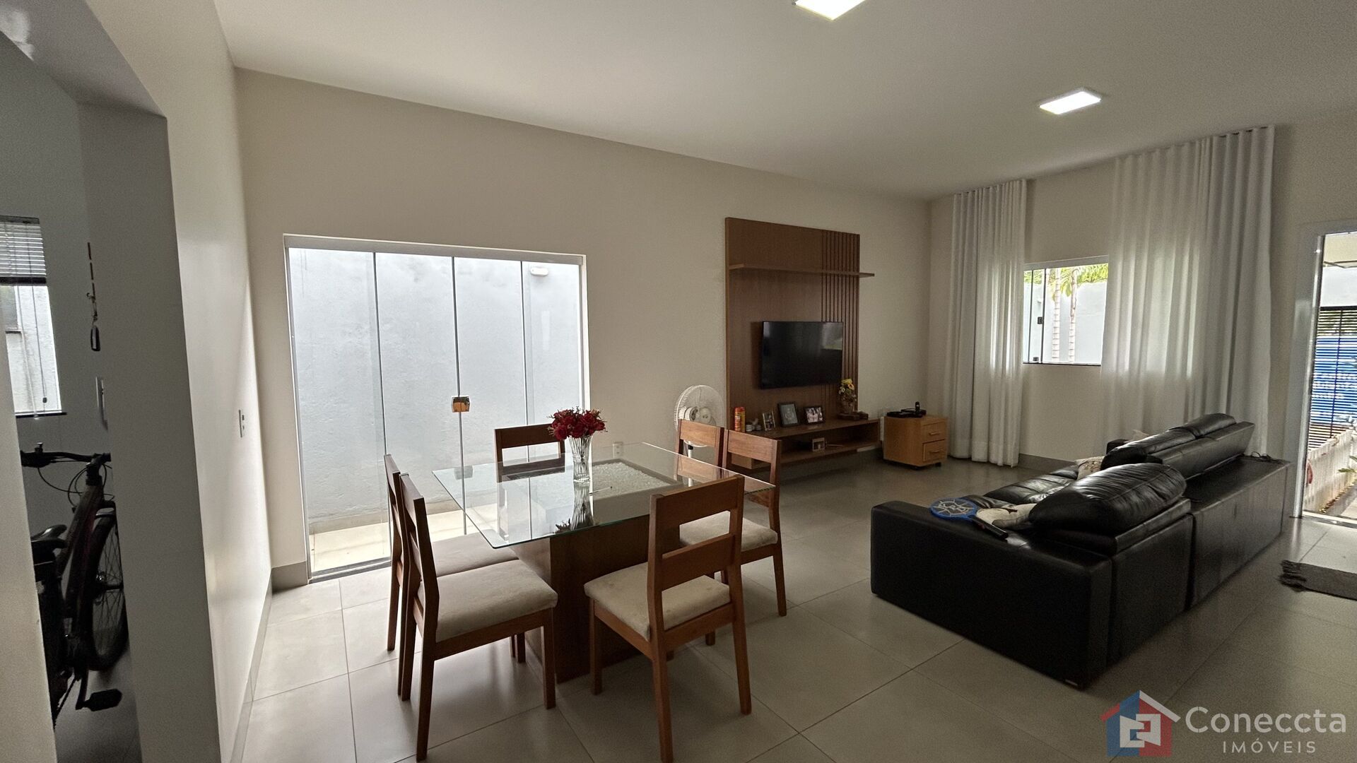 Casa à venda com 3 quartos, 227m² - Foto 9