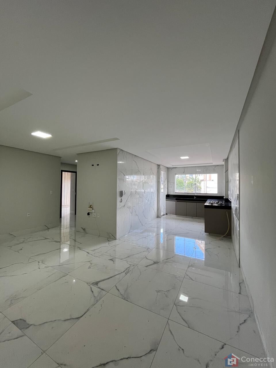Apartamento à venda com 3 quartos, 94m² - Foto 1
