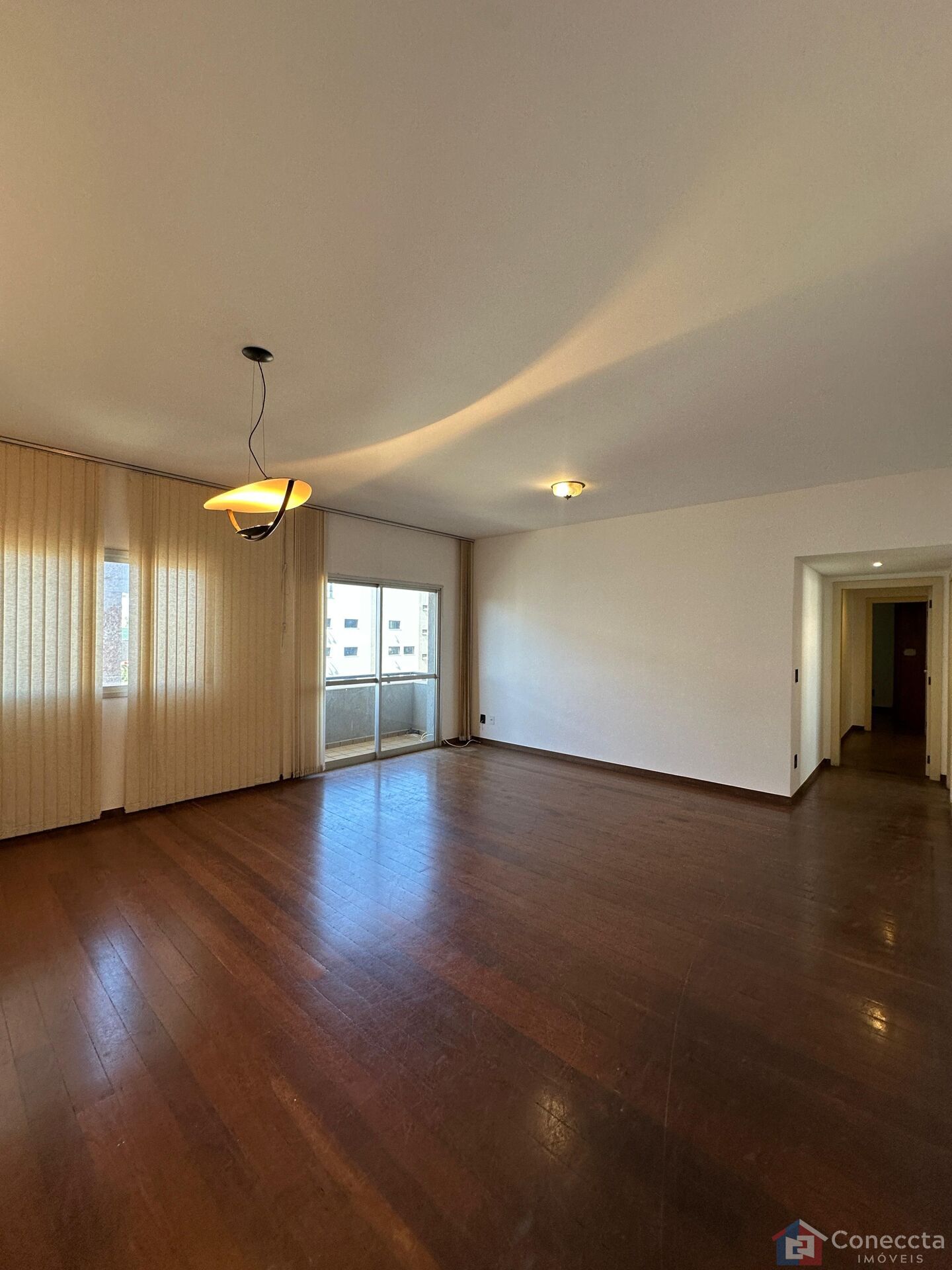 Apartamento à venda com 3 quartos, 140m² - Foto 1