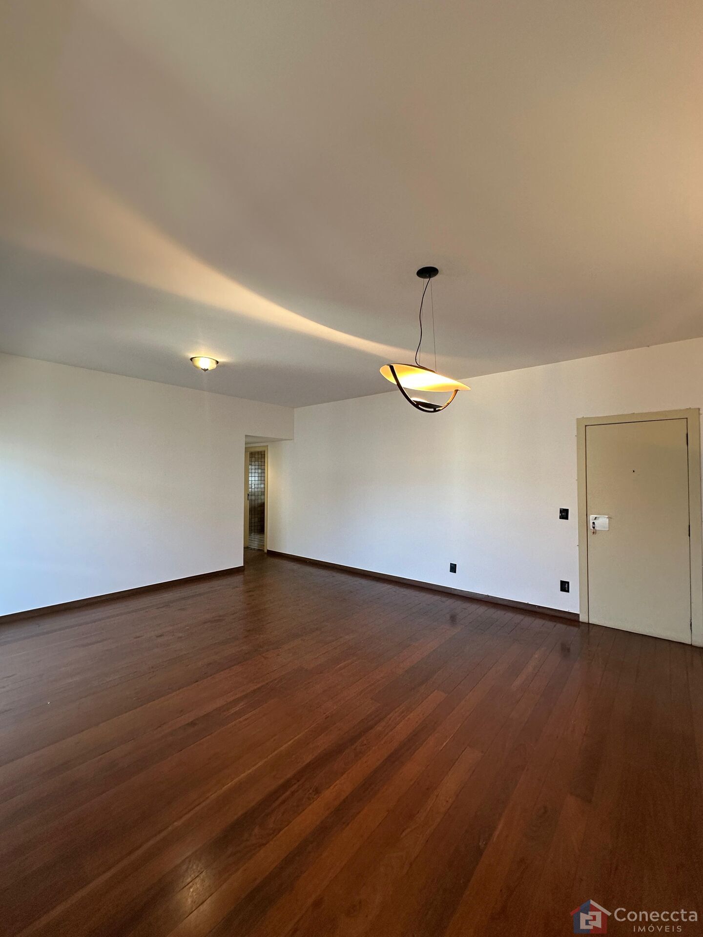 Apartamento à venda com 3 quartos, 140m² - Foto 2