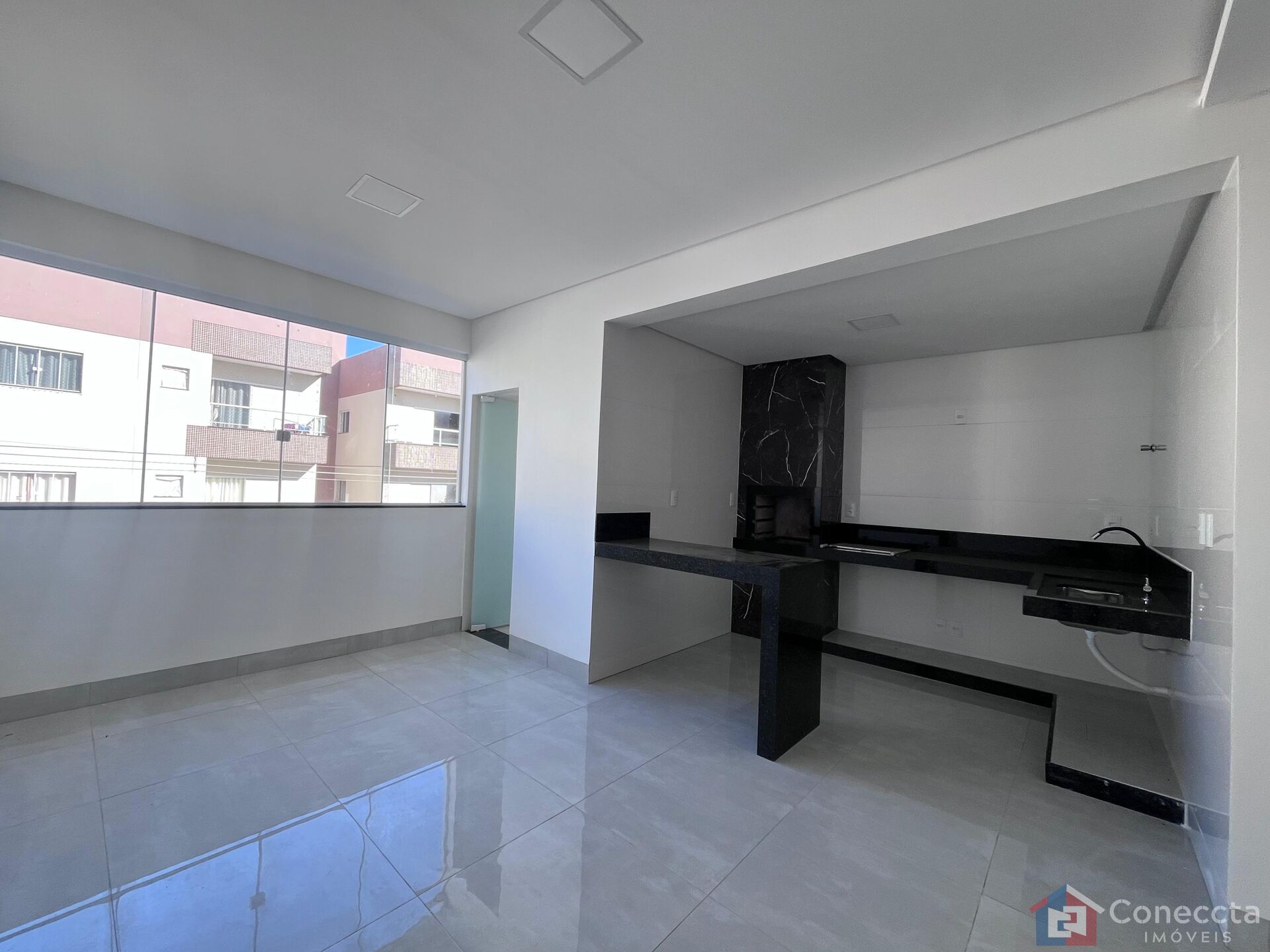 Apartamento à venda com 3 quartos, 95m² - Foto 1