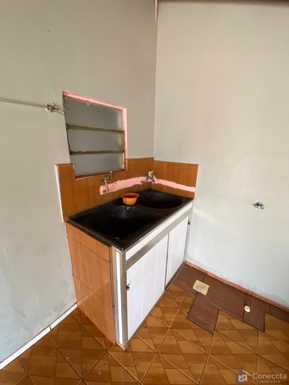 Casa à venda com 2 quartos, 30m² - Foto 17