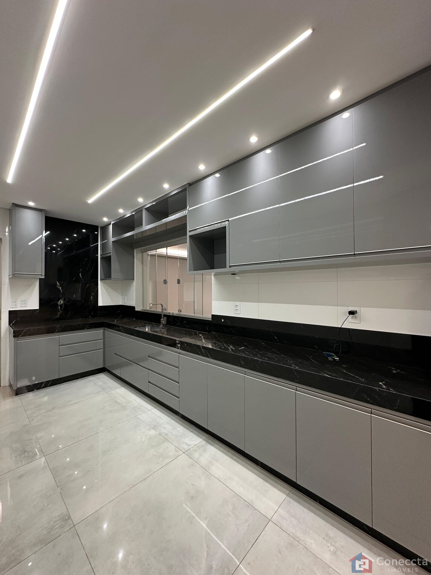 Casa à venda com 3 quartos, 326m² - Foto 6