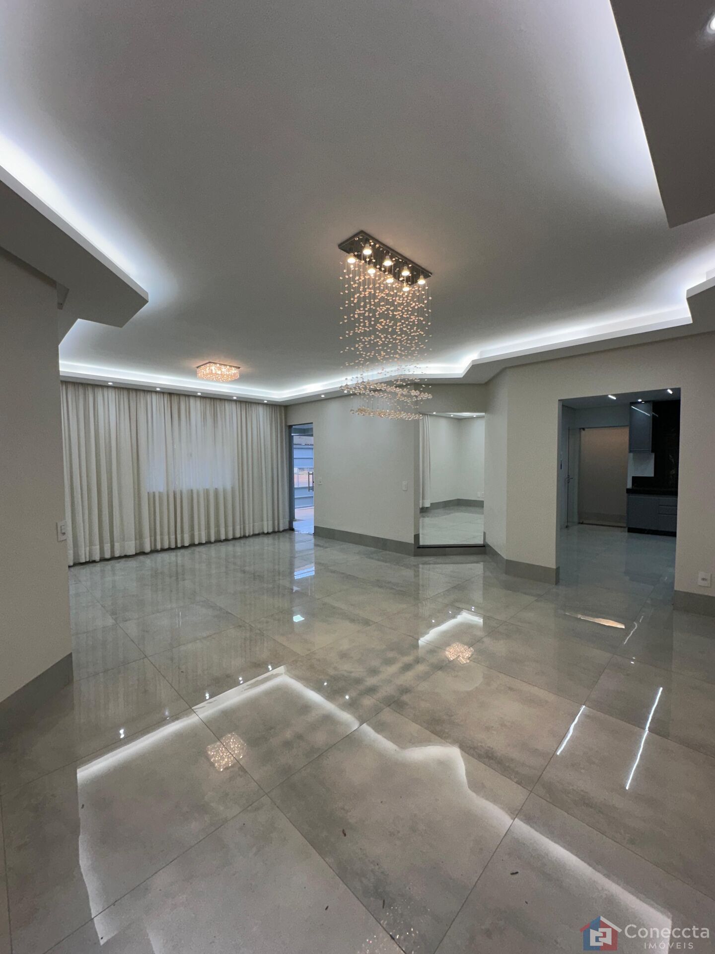 Casa à venda com 3 quartos, 326m² - Foto 4