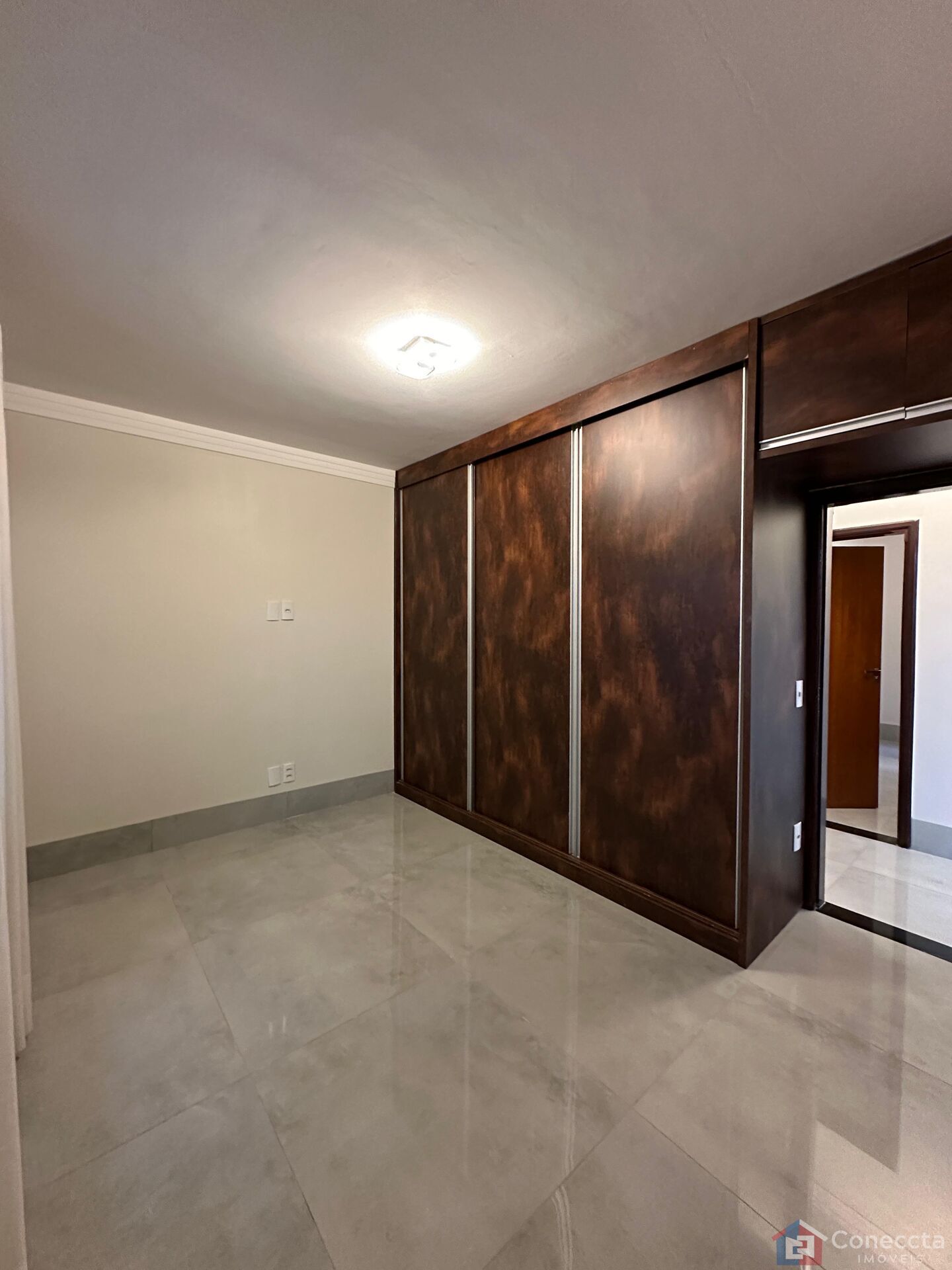Casa à venda com 3 quartos, 326m² - Foto 8
