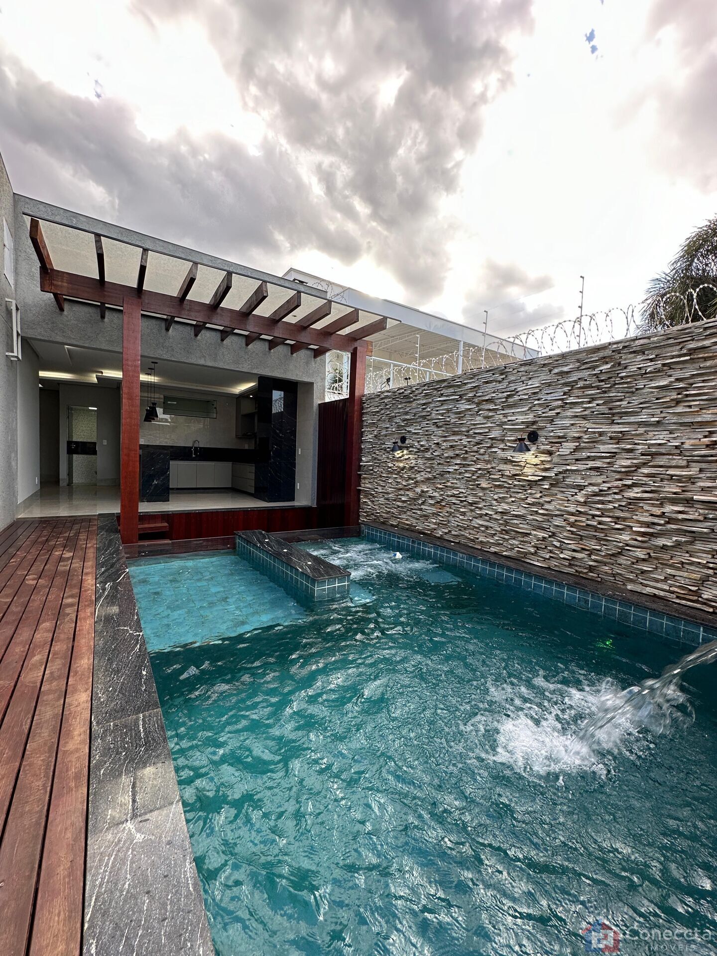 Casa à venda com 3 quartos, 326m² - Foto 17