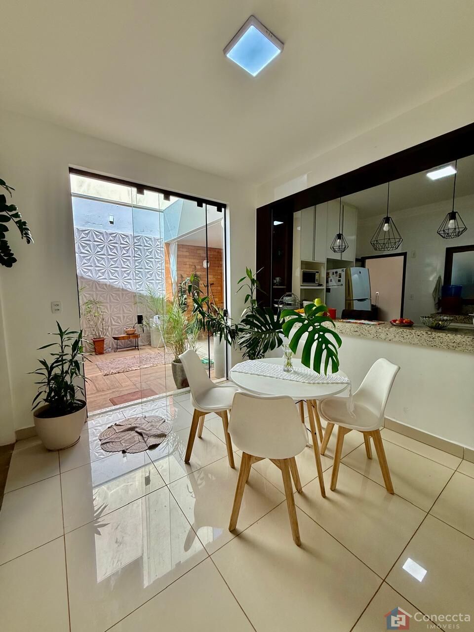 Apartamento à venda com 4 quartos, 180m² - Foto 1
