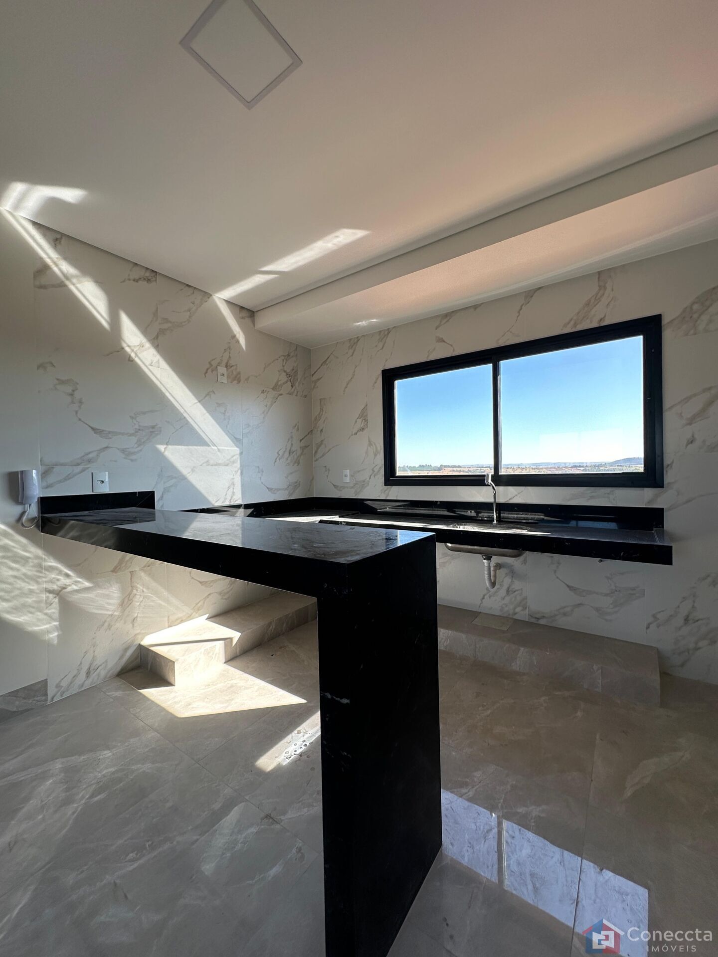 Apartamento à venda com 3 quartos, 192m² - Foto 2