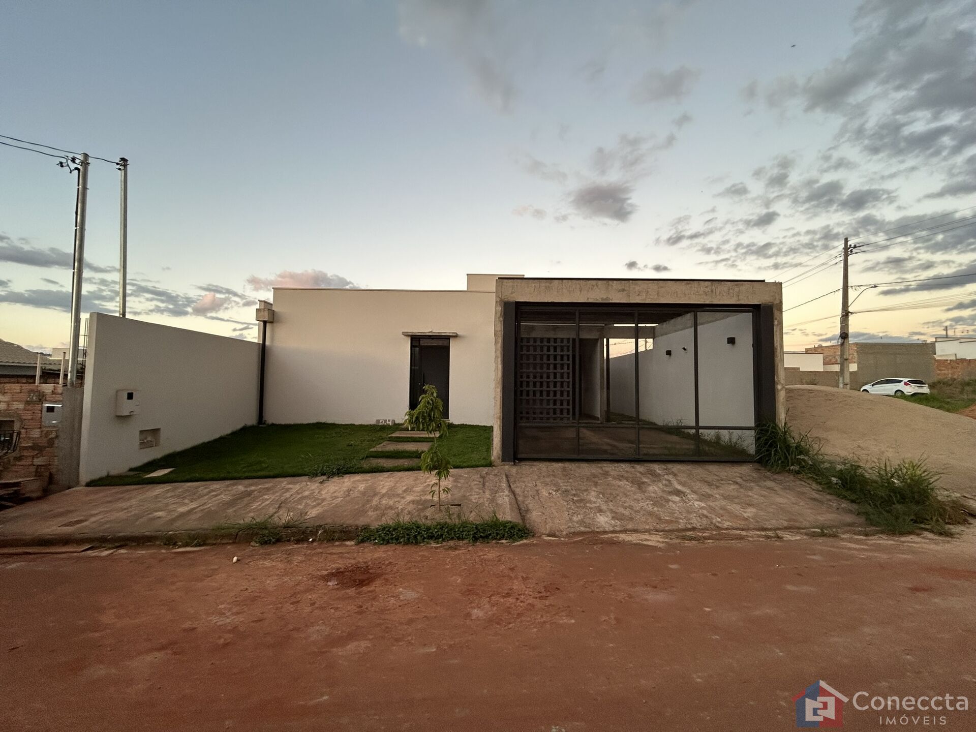 Casa à venda com 3 quartos, 155m² - Foto 1