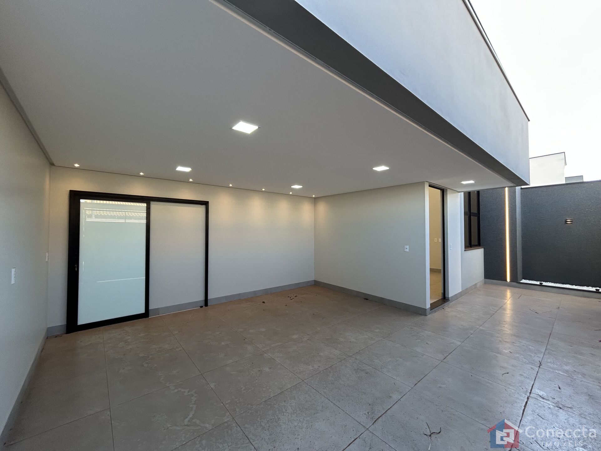Casa à venda com 3 quartos, 161m² - Foto 1