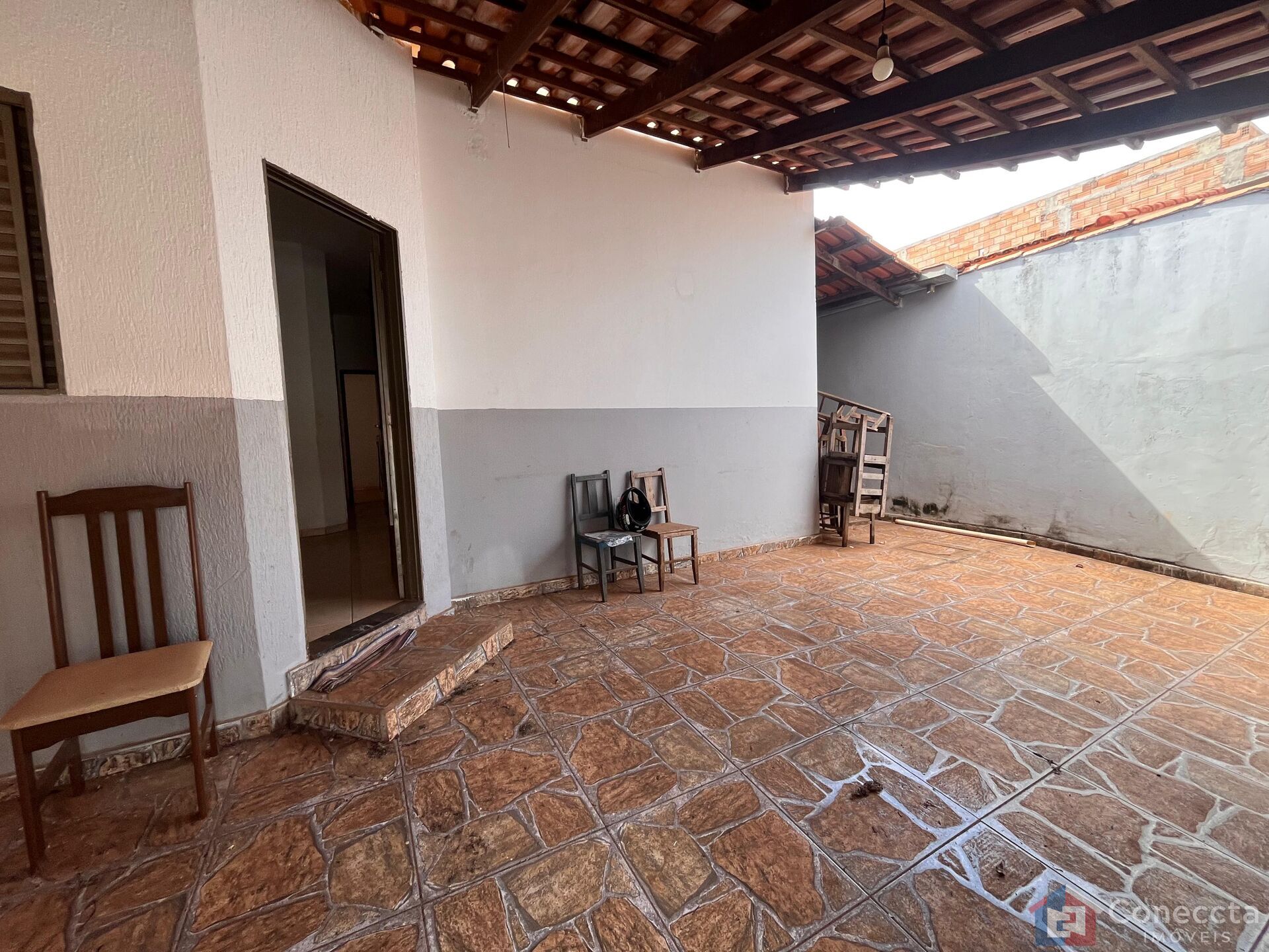 Casa à venda com 3 quartos, 60m² - Foto 1