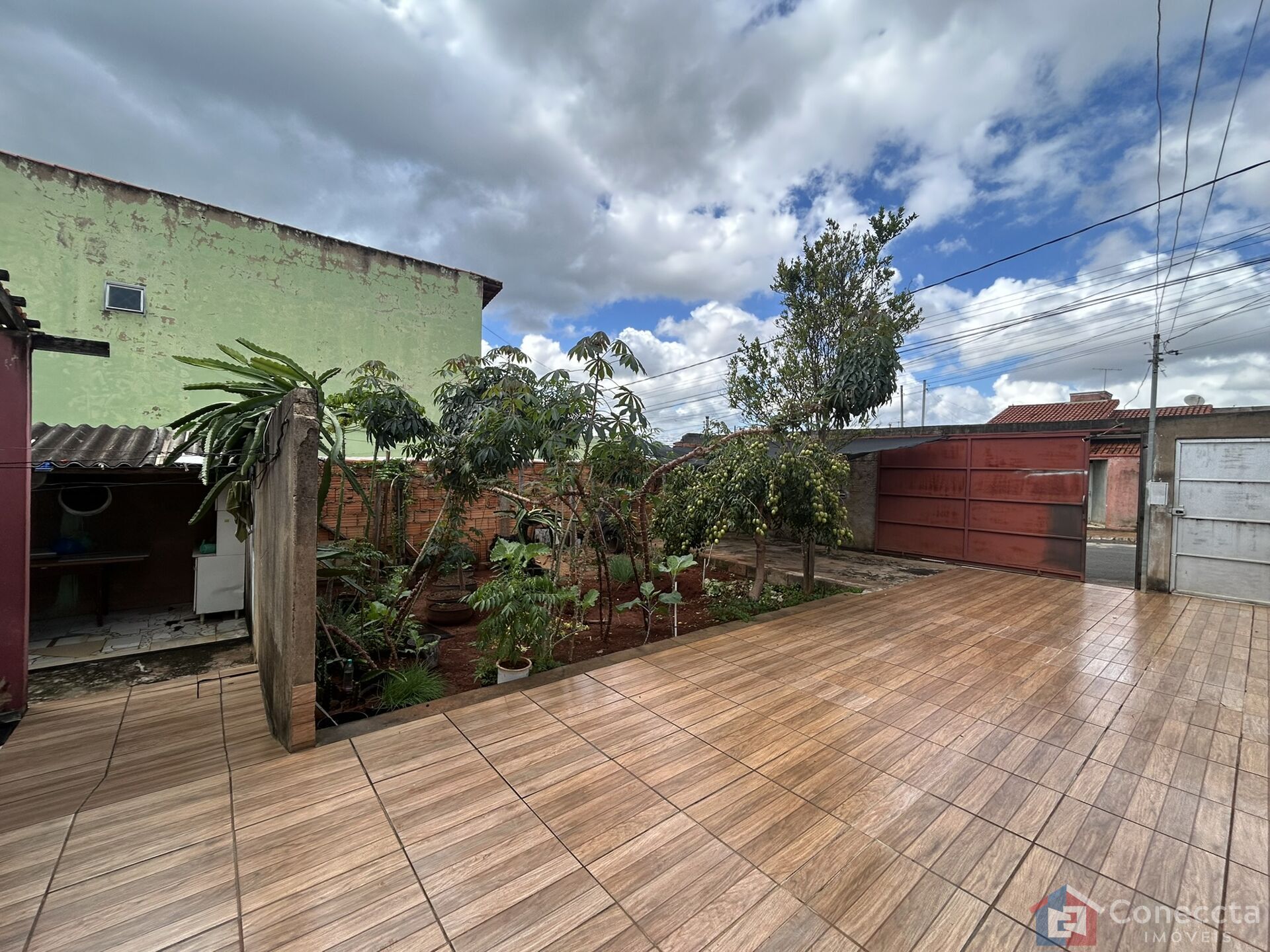 Casa à venda com 2 quartos, 87m² - Foto 2