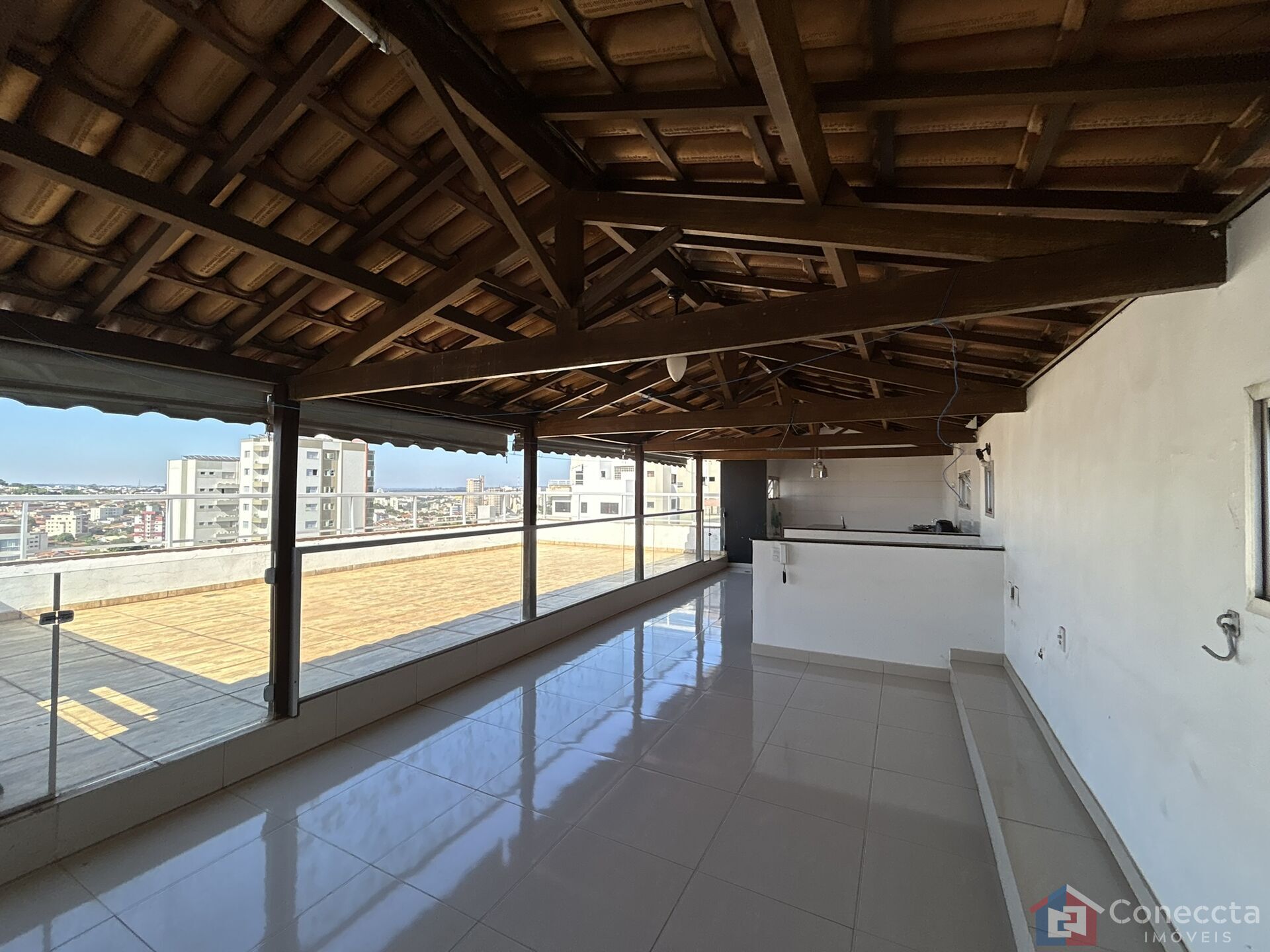 Cobertura à venda com 4 quartos, 300m² - Foto 2