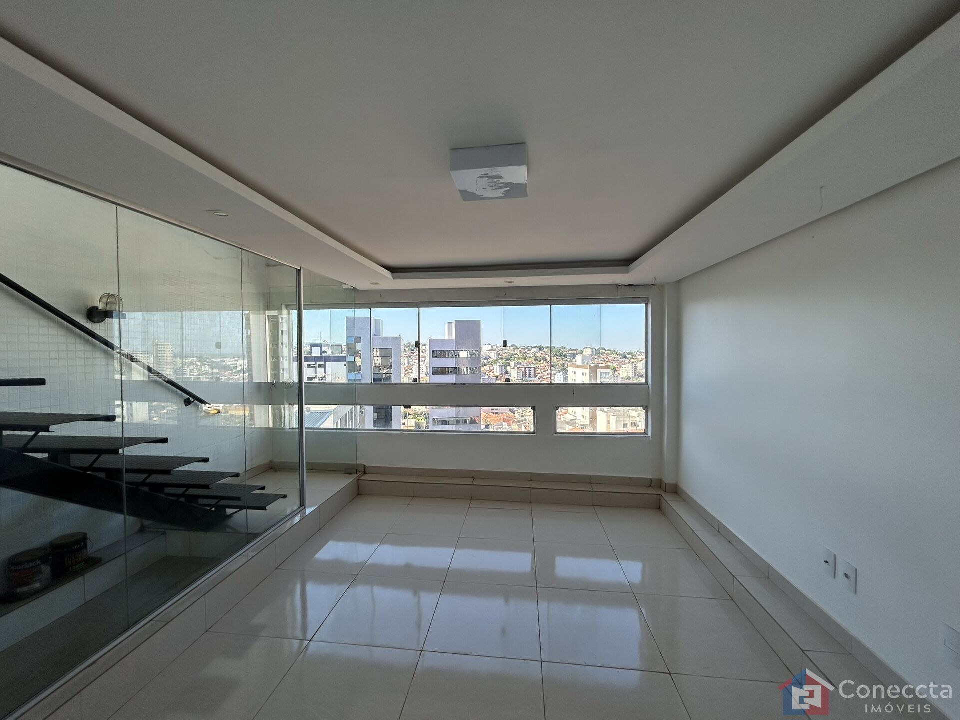 Cobertura à venda com 4 quartos, 300m² - Foto 1