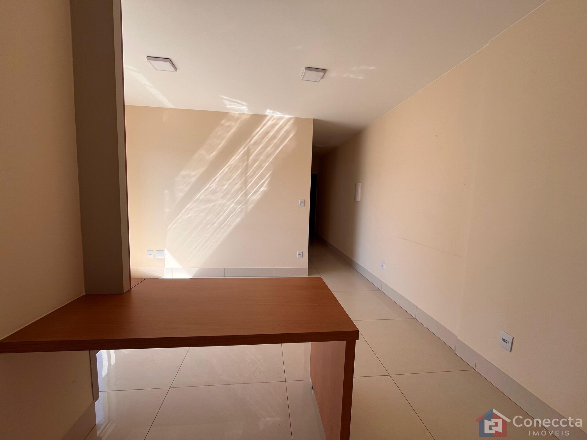 Apartamento à venda com 2 quartos, 70m² - Foto 3