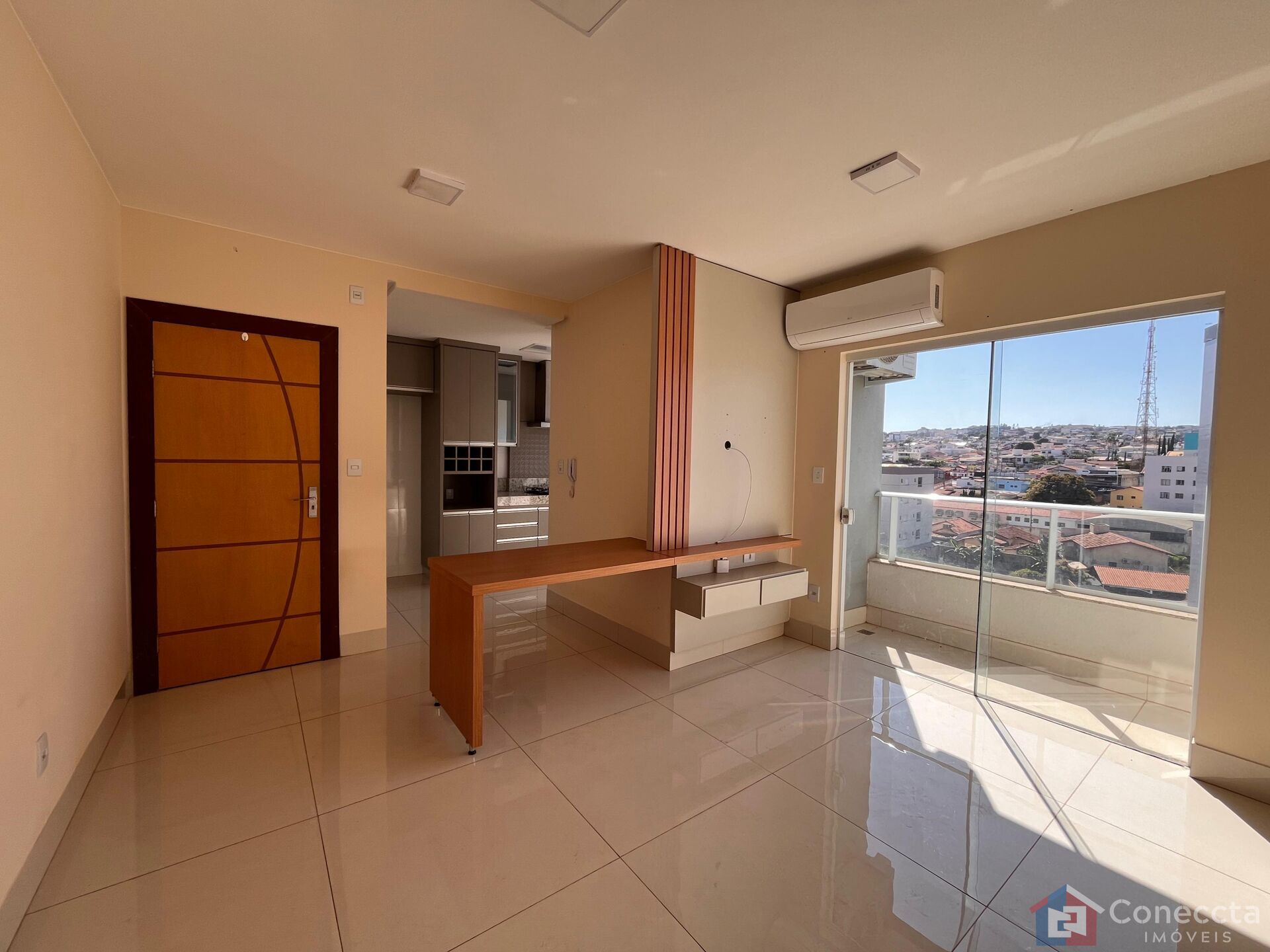 Apartamento à venda com 2 quartos, 70m² - Foto 1