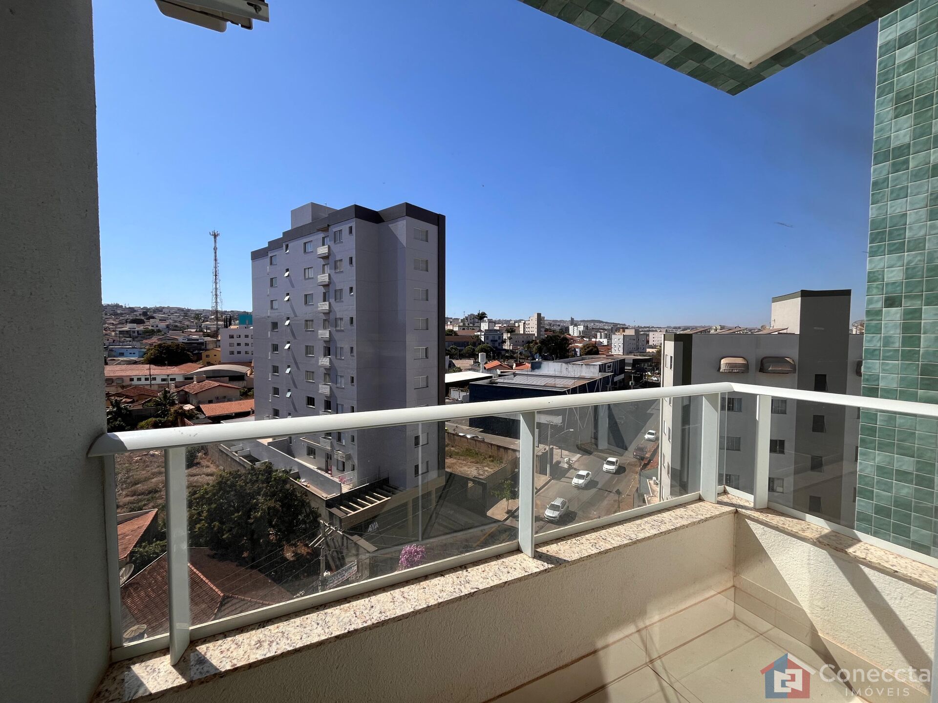 Apartamento à venda com 2 quartos, 70m² - Foto 2