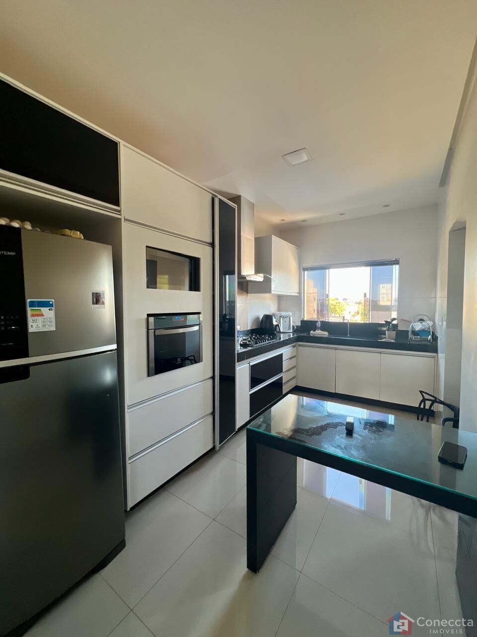 Apartamento à venda com 2 quartos, 67m² - Foto 2