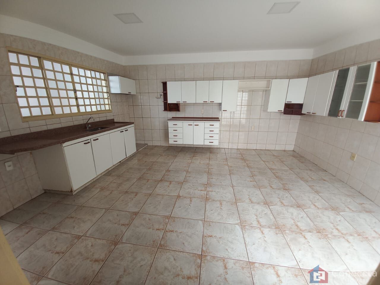 Casa à venda com 3 quartos, 234m² - Foto 13