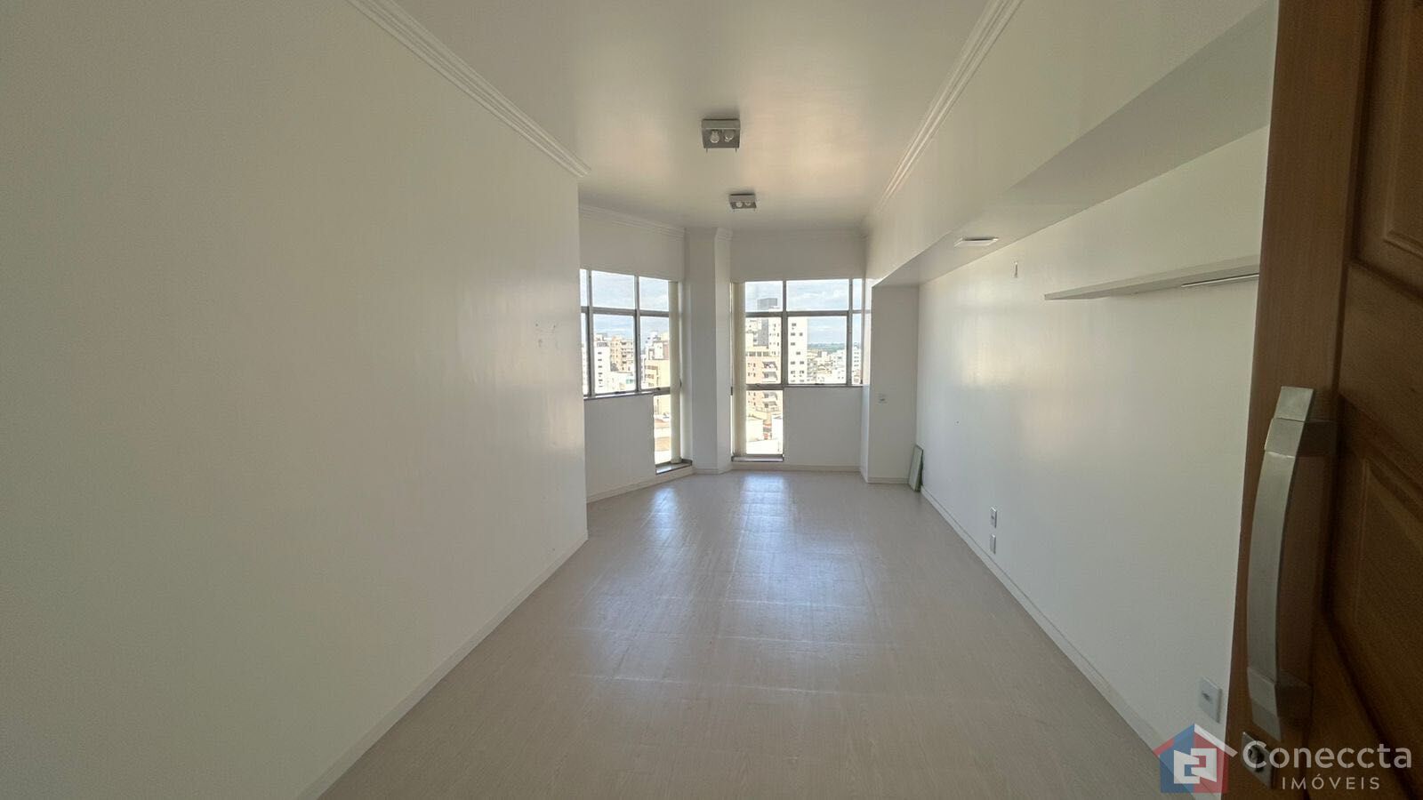 Sala Comercial para Locação no Centro de Patos de Minas - 45m² no Edifício Imperial Center
