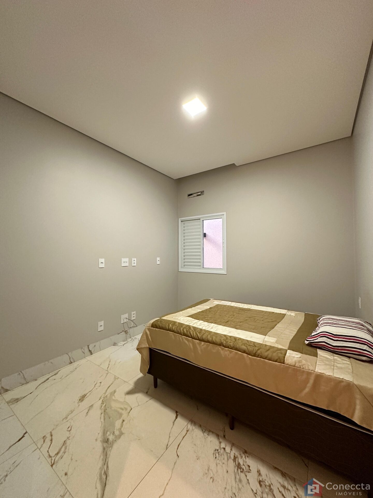 Casa à venda com 4 quartos, 214m² - Foto 9