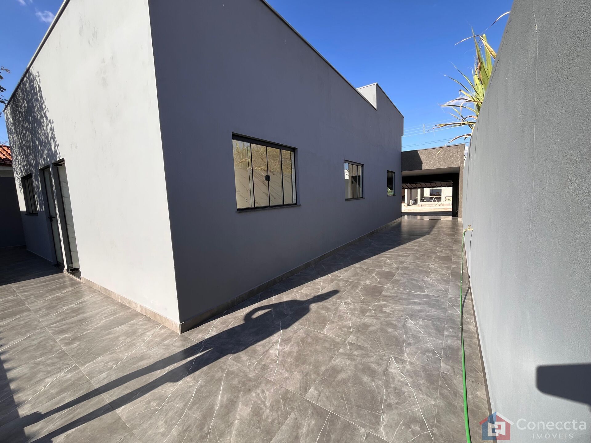 Casa à venda com 3 quartos, 197m² - Foto 3
