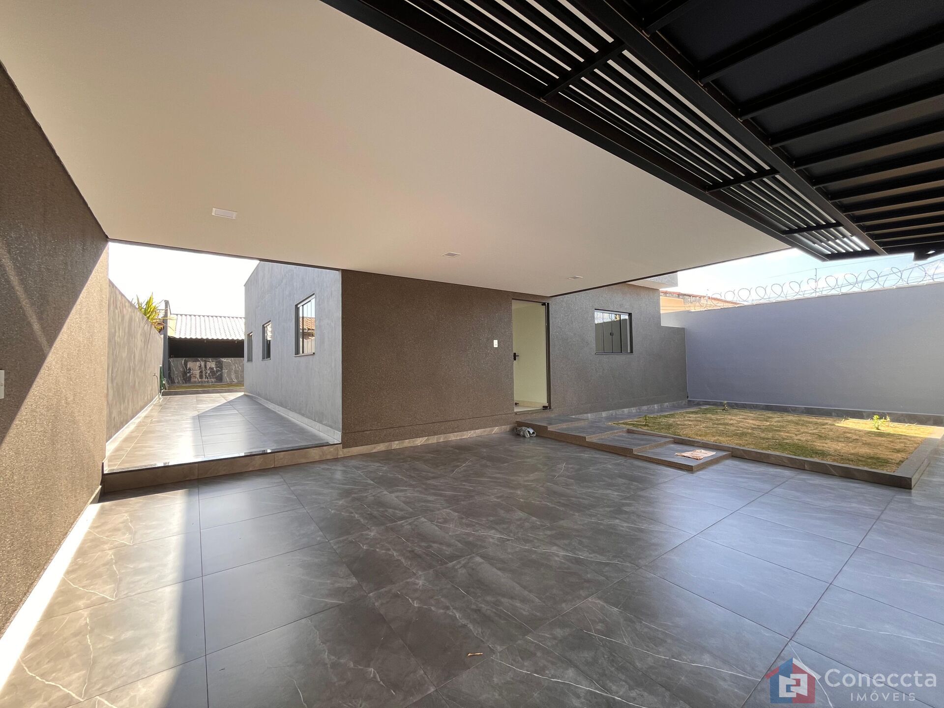 Casa à venda com 3 quartos, 197m² - Foto 2
