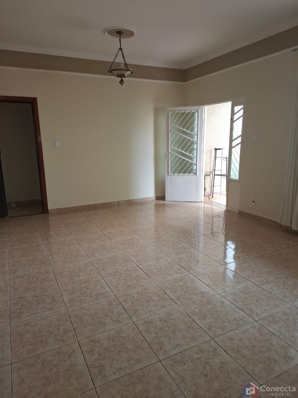 Casa para alugar com 3 quartos, 359m² - Foto 3