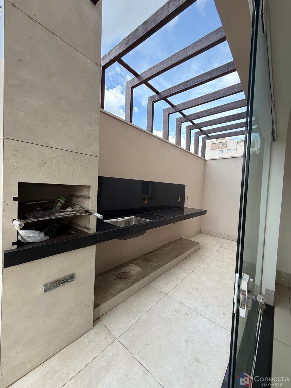 Apartamento à venda com 3 quartos, 105m² - Foto 2