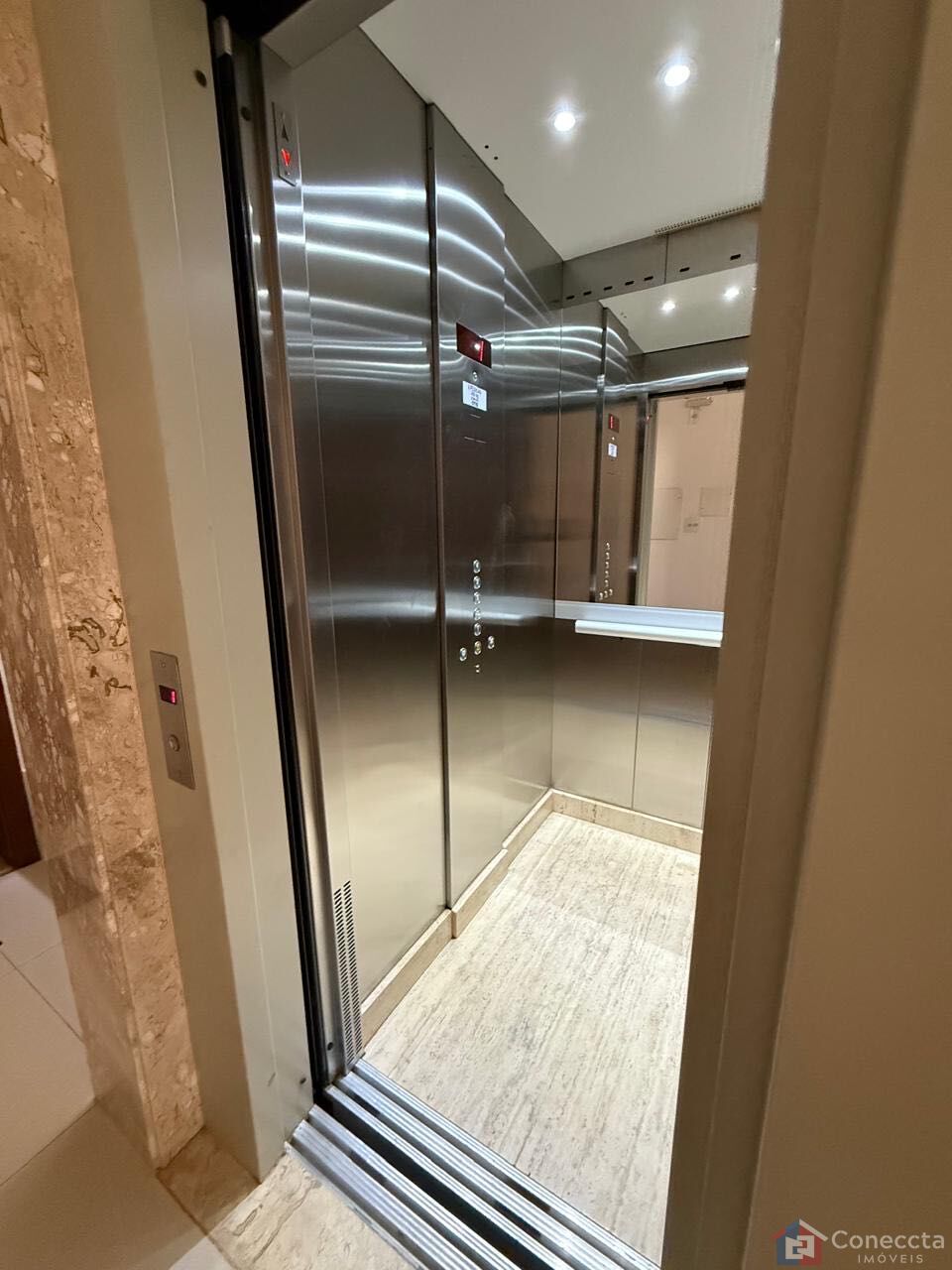 Apartamento à venda com 3 quartos, 105m² - Foto 1