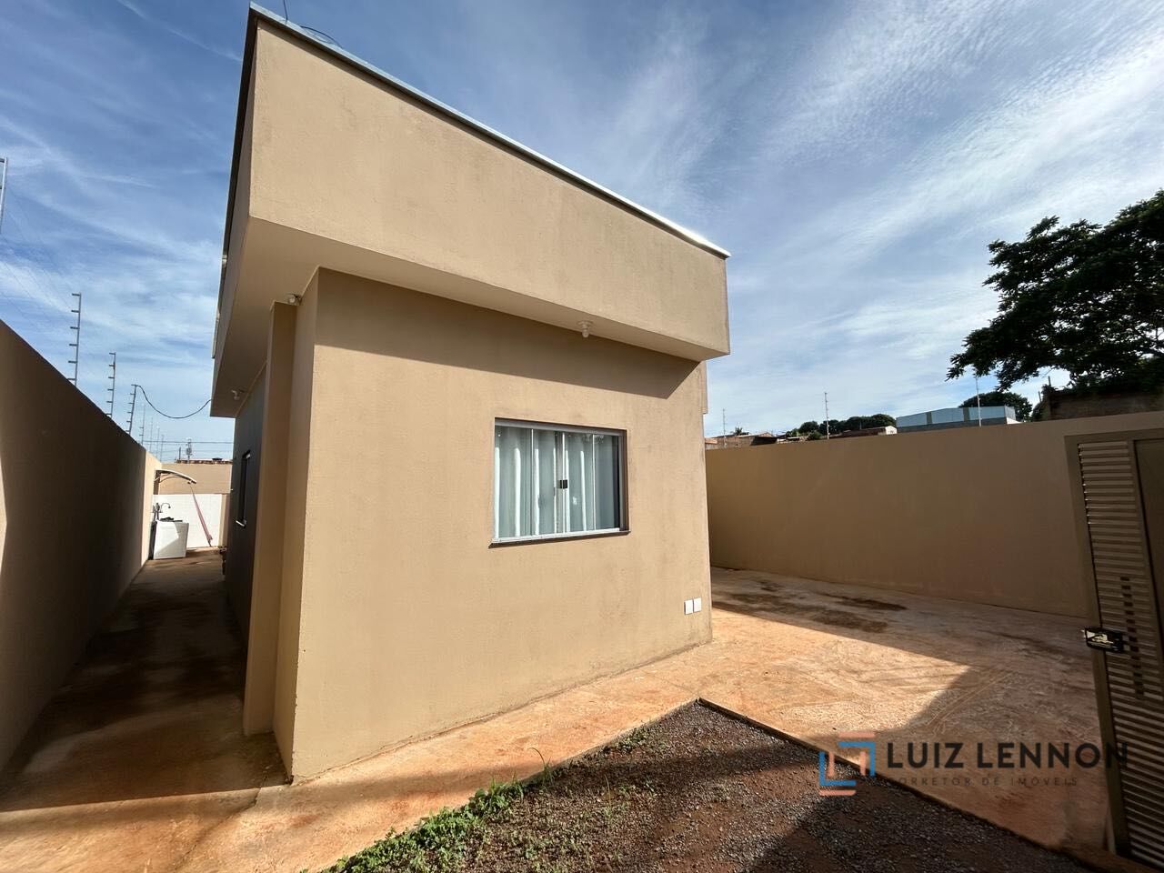 Casa à venda com 2 quartos, 60m² - Foto 3