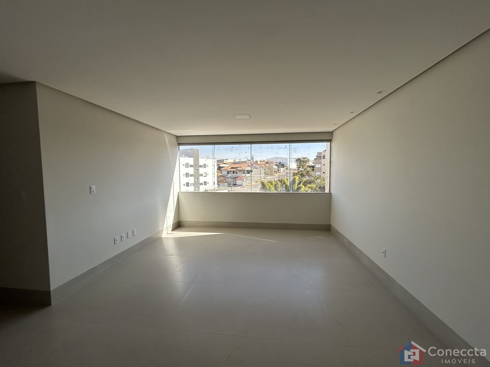 Apartamento à venda com 3 quartos, 105m² - Foto 2