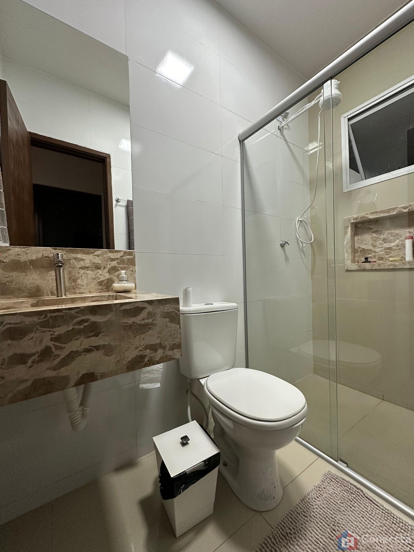 Casa à venda com 2 quartos, 130m² - Foto 2