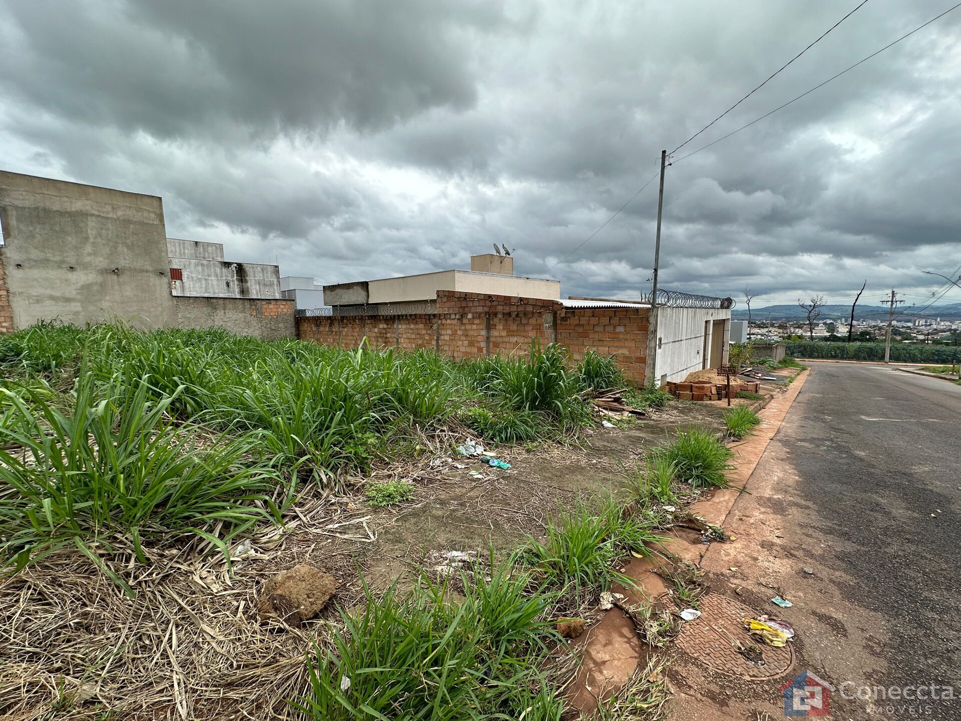Terreno à venda, 210m² - Foto 1