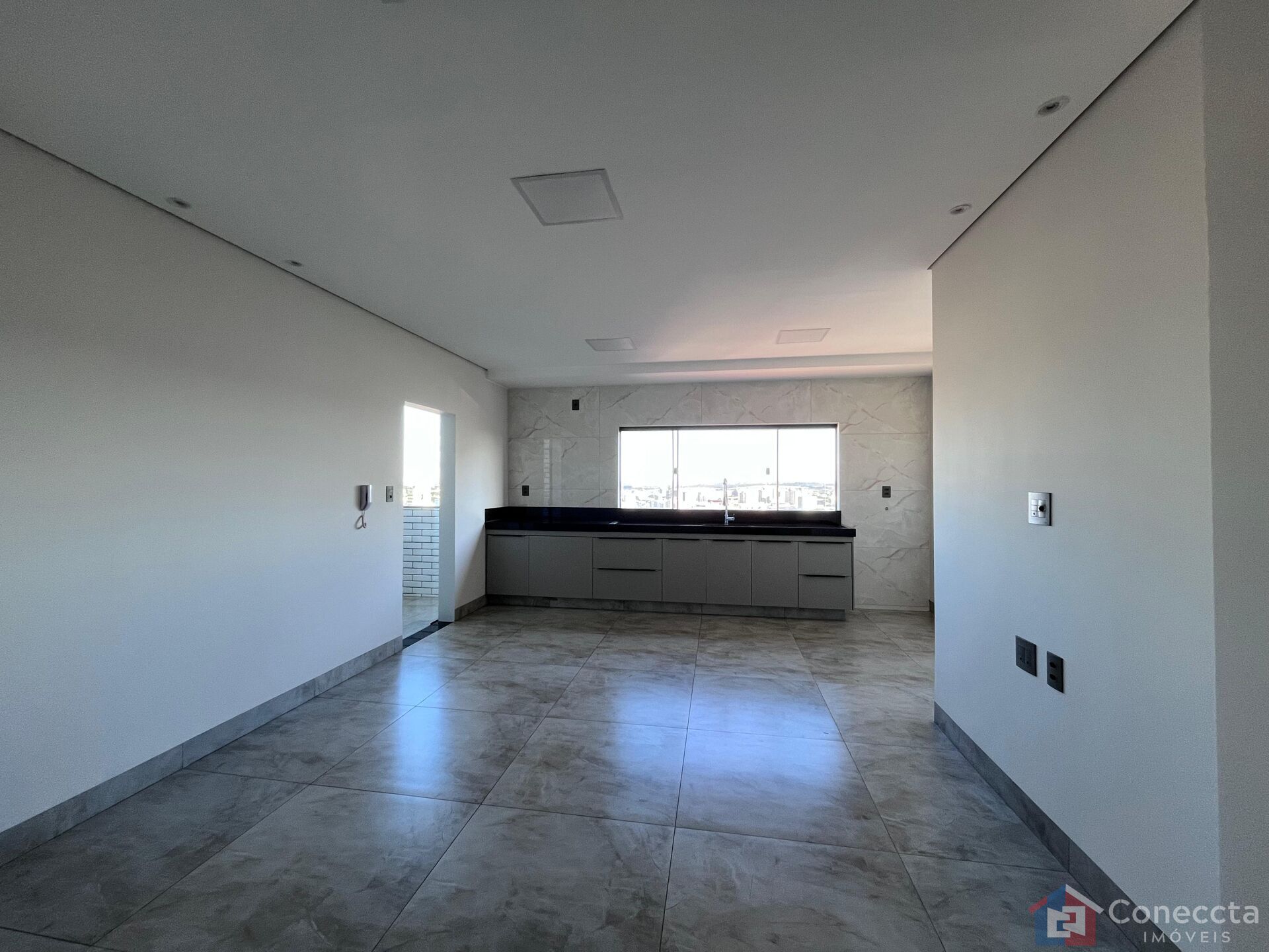 Apartamento à venda com 3 quartos, 93m² - Foto 1