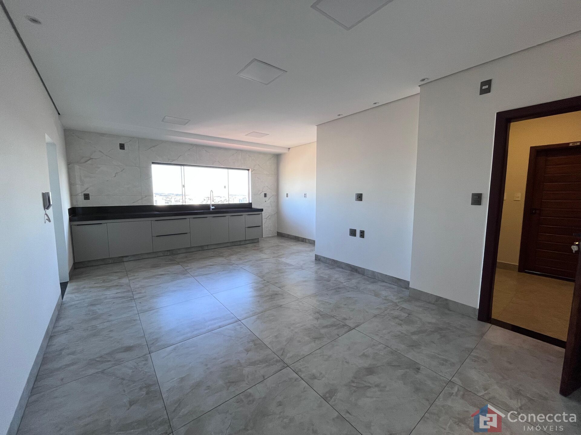 Apartamento à venda com 3 quartos, 93m² - Foto 2