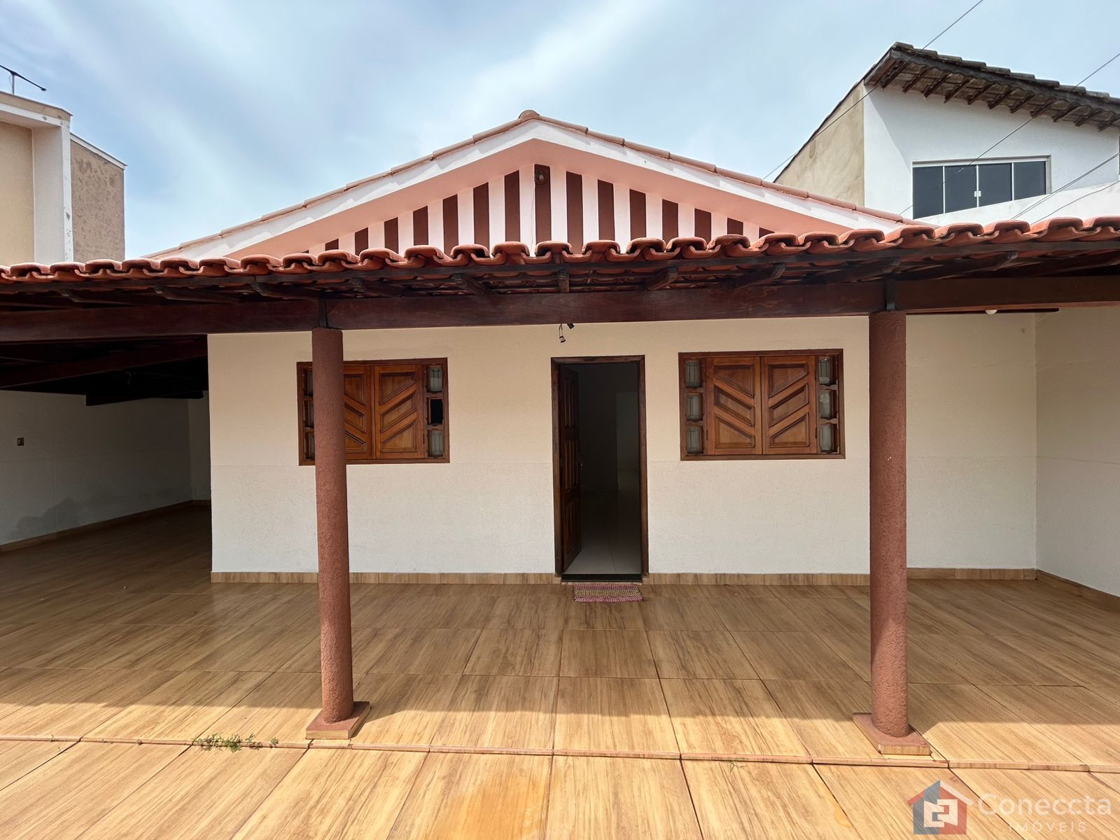 Casa à venda com 2 quartos, 126m² - Foto 1